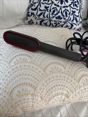Tymo Black and Red Hair Straightener - Sleek Ceramic Styling Iron